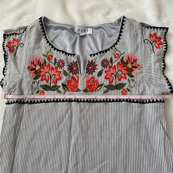 THML Floral embroidered dress - Picture 2 of 6